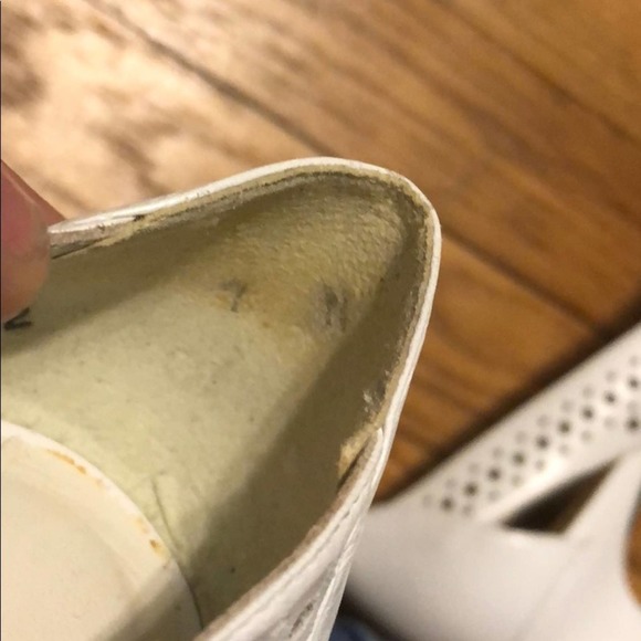 Like new! Stuart Weitzman white peep toe heels - Picture 6 of 6